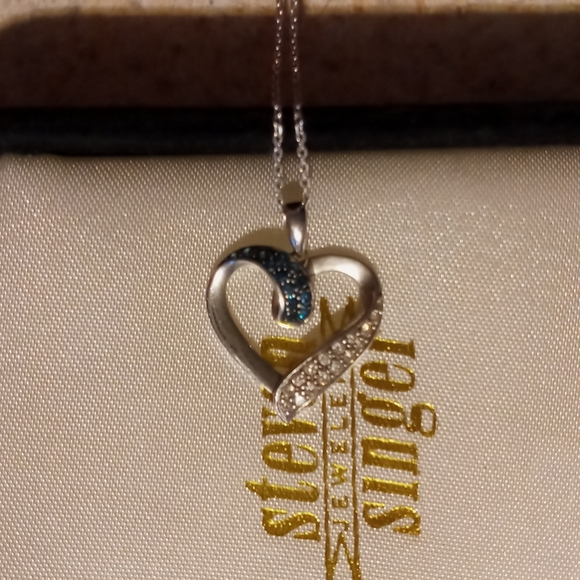 Necklace - Picture 4 of 9